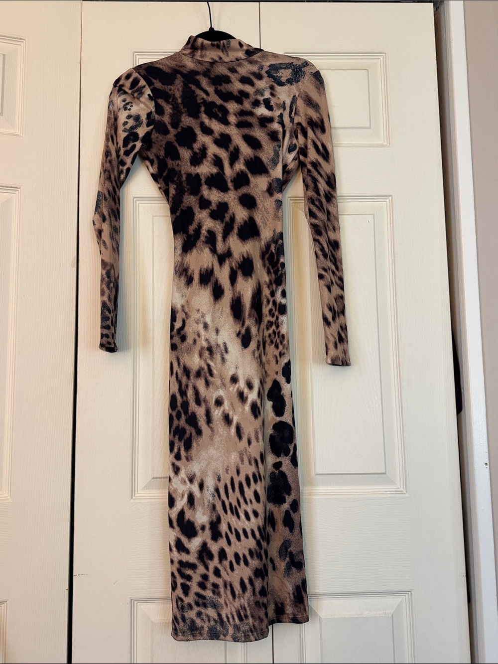 Leopard Print Long Sleeve Open Back Midi Dress